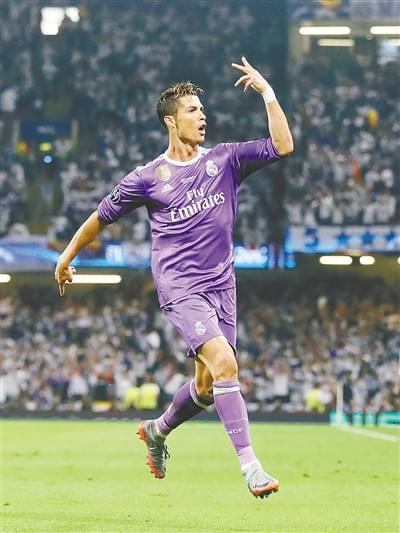 国际足坛中 国际足坛中